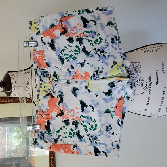 GAP Pants - Gap spattered shorts